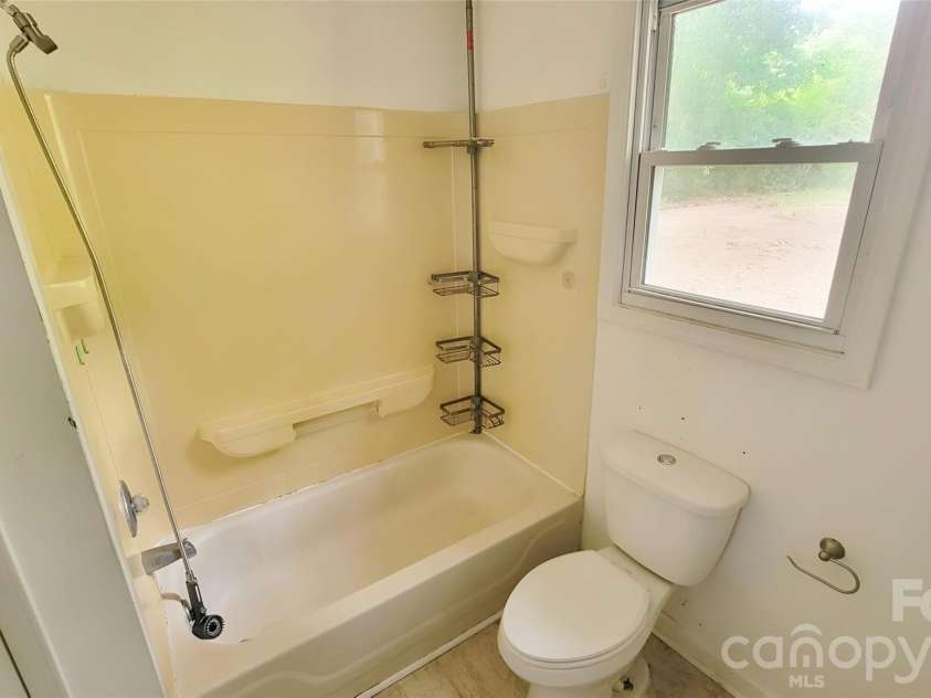 2517 Old Catholic Church Road, Blackstock, SC 29014.  MLS# CAR4400029, YatesRealty ID 45371. 