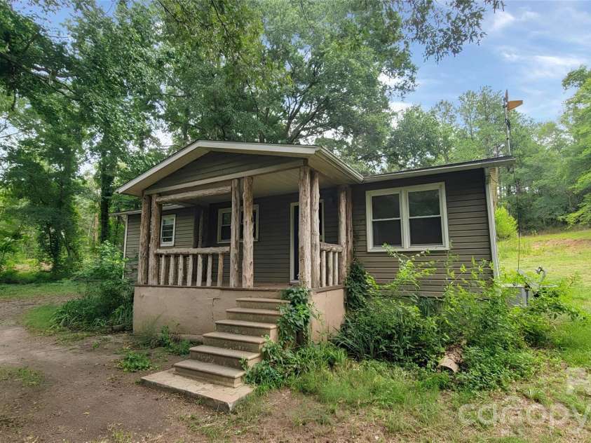 2517 Old Catholic Church Road, Blackstock, SC 29014.  MLS# CAR4400029, YatesRealty ID 45371. 