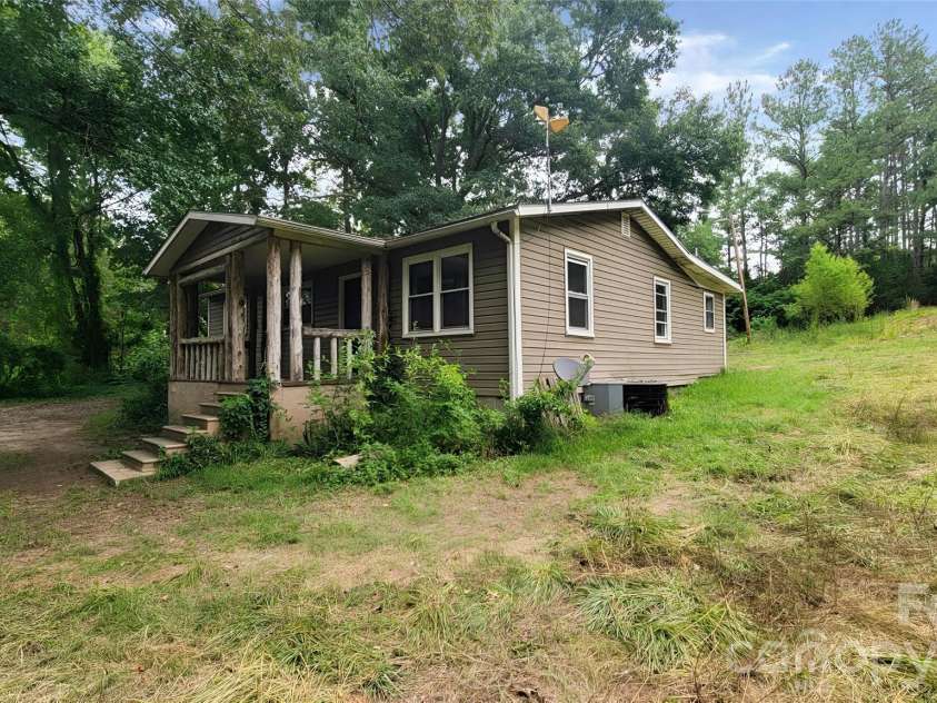 2517 Old Catholic Church Road, Blackstock, SC 29014.  MLS# CAR4400029, YatesRealty ID 45371. 