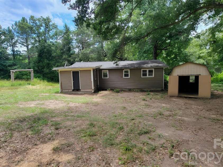 2517 Old Catholic Church Road, Blackstock, SC 29014.  MLS# CAR4400029, YatesRealty ID 45371. 