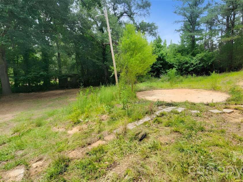 2517 Old Catholic Church Road, Blackstock, SC 29014.  MLS# CAR4400029, YatesRealty ID 45371. 