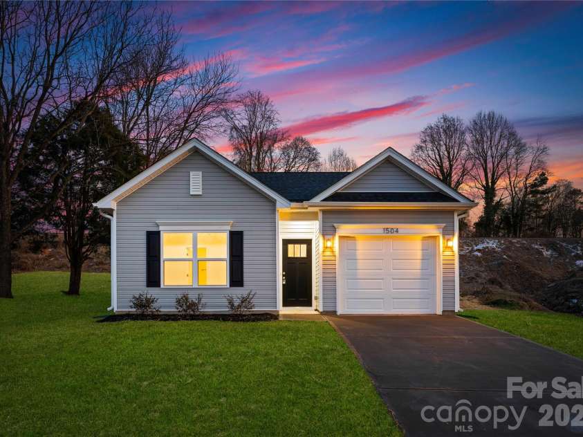 1009 Ashton Avenue, Gastonia, NC 28052.  MLS# CAR4412414, YatesRealty ID 45372. Representation