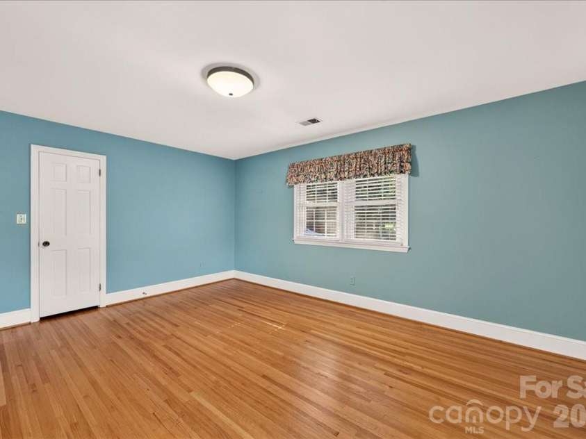 842 Ashmeade Road, Charlotte, NC 28211.  MLS# CAR4415245, YatesRealty ID 45375. Bedroom #2