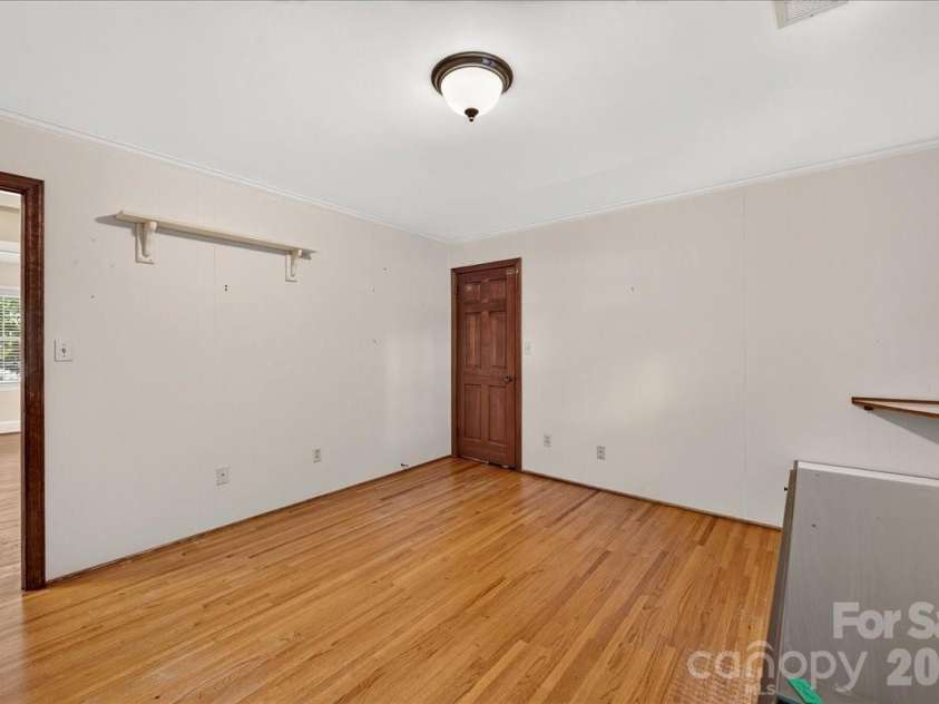 842 Ashmeade Road, Charlotte, NC 28211.  MLS# CAR4415245, YatesRealty ID 45375. Bedroom #3