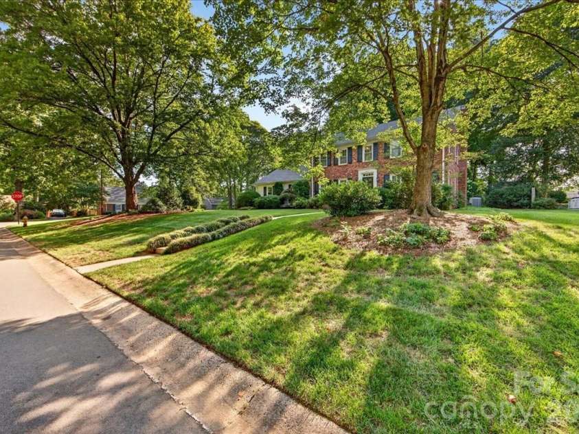 842 Ashmeade Road, Charlotte, NC 28211.  MLS# CAR4415245, YatesRealty ID 45375. Street view