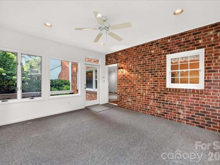 842 Ashmeade Road, Charlotte, NC 28211.  MLS# CAR4415245, YatesRealty ID 45375. Sunroom
