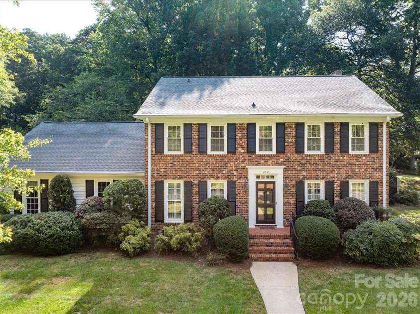 842 Ashmeade Road, Charlotte, NC 28211.  MLS# CAR4415245, YatesRealty ID 45375. Welcome!