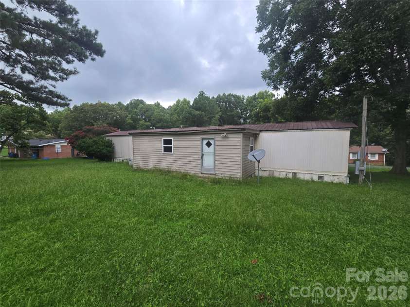 613 Staley Street, Troy, NC 27371.  MLS# CAR4415101, YatesRealty ID 45379. 