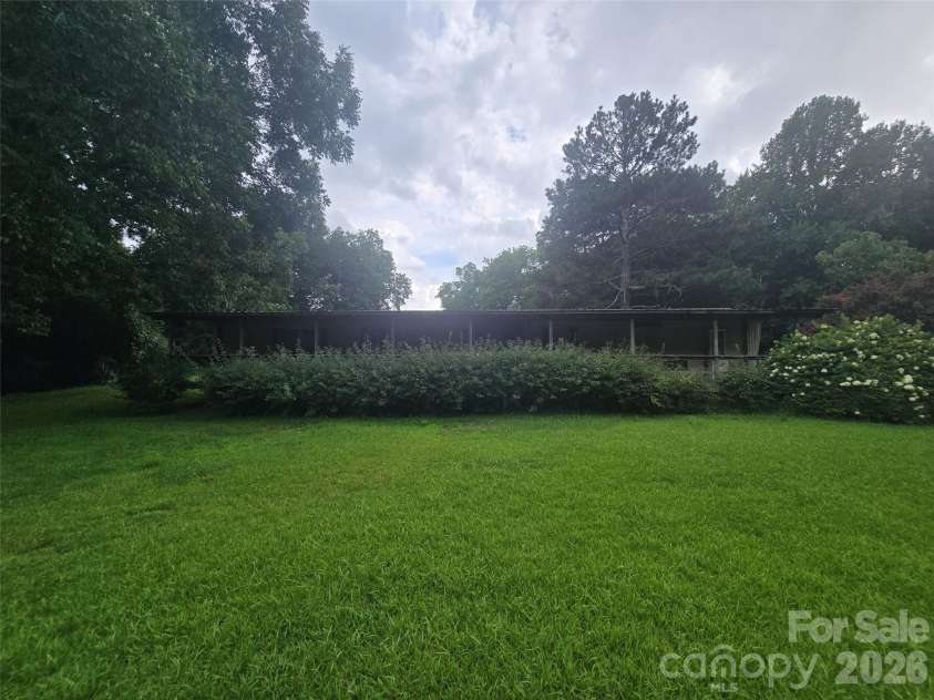 613 Staley Street, Troy, NC 27371.  MLS# CAR4415101, YatesRealty ID 45379. 