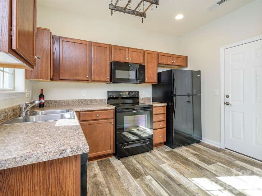 35 Greenly Lane, Fletcher, NC 28732.  MLS# CAR4333662, YatesRealty ID 4538. 