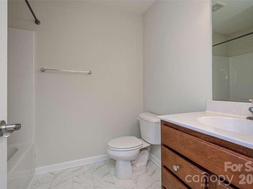 35 Greenly Lane, Fletcher, NC 28732.  MLS# CAR4333662, YatesRealty ID 4538. 