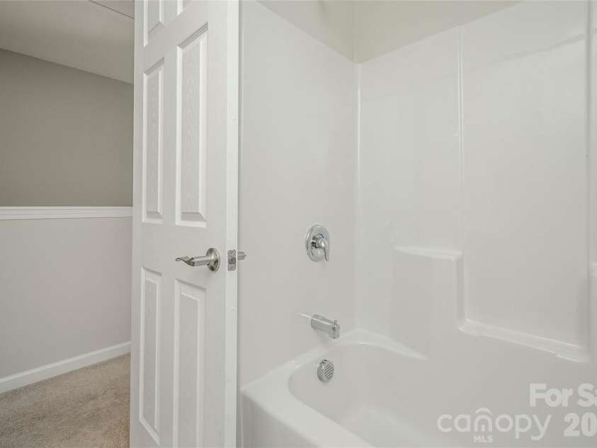 35 Greenly Lane, Fletcher, NC 28732.  MLS# CAR4333662, YatesRealty ID 4538. 