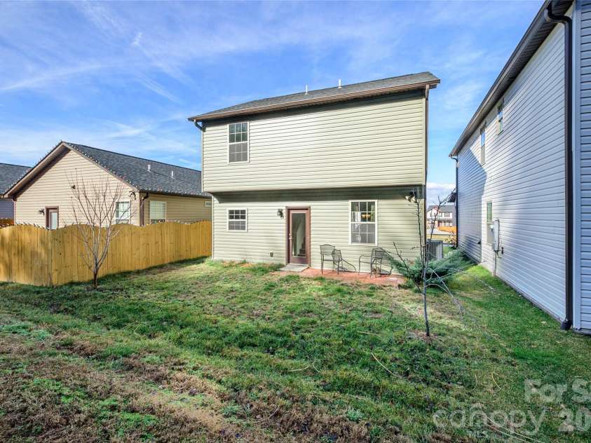 35 Greenly Lane, Fletcher, NC 28732.  MLS# CAR4333662, YatesRealty ID 4538. 