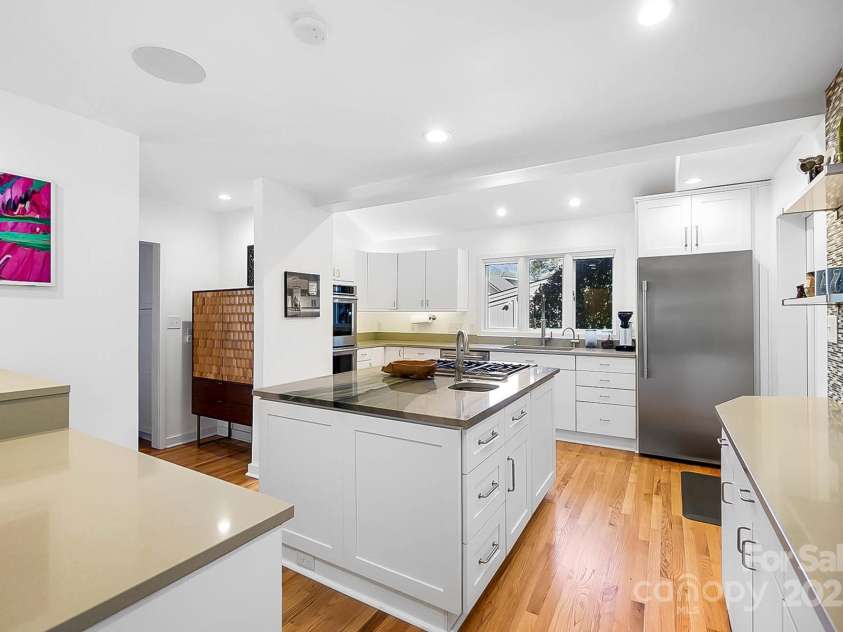 6147 Lake Providence Lane, Charlotte, NC 28277.  MLS# CAR4242537, YatesRealty ID 4538. 