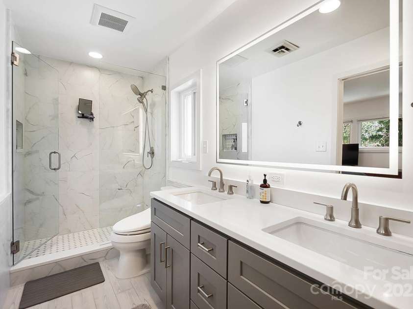 6147 Lake Providence Lane, Charlotte, NC 28277.  MLS# CAR4242537, YatesRealty ID 4538. 
