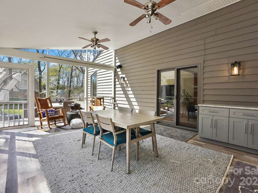 6147 Lake Providence Lane, Charlotte, NC 28277.  MLS# CAR4242537, YatesRealty ID 4538. 