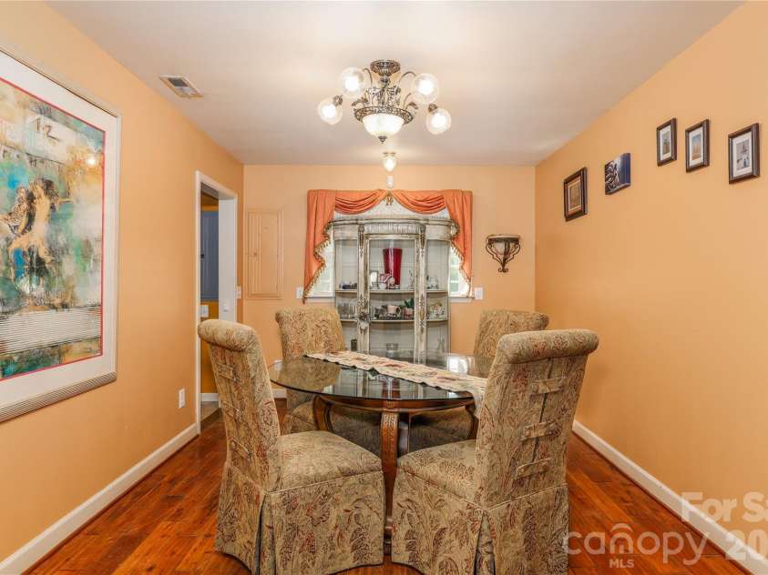 6851 Brantley Gordon Road, Denton, NC 27239.  MLS# CAR4409191, YatesRealty ID 45381. Dining area