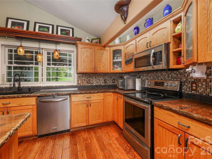 6851 Brantley Gordon Road, Denton, NC 27239.  MLS# CAR4409191, YatesRealty ID 45381. Kitchen with built in appliances