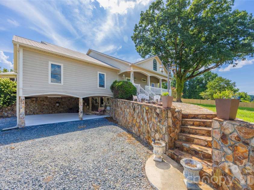 6851 Brantley Gordon Road, Denton, NC 27239.  MLS# CAR4409191, YatesRealty ID 45381. Stone walkway