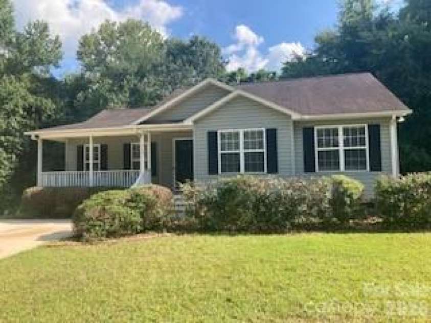 113 Wellspring Road, Fort Mill, SC 29715.  MLS# CAR4416149, YatesRealty ID 45382. 