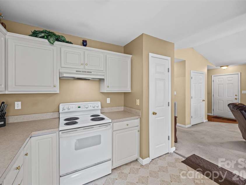 113 Wellspring Road, Fort Mill, SC 29715.  MLS# CAR4416149, YatesRealty ID 45382. 