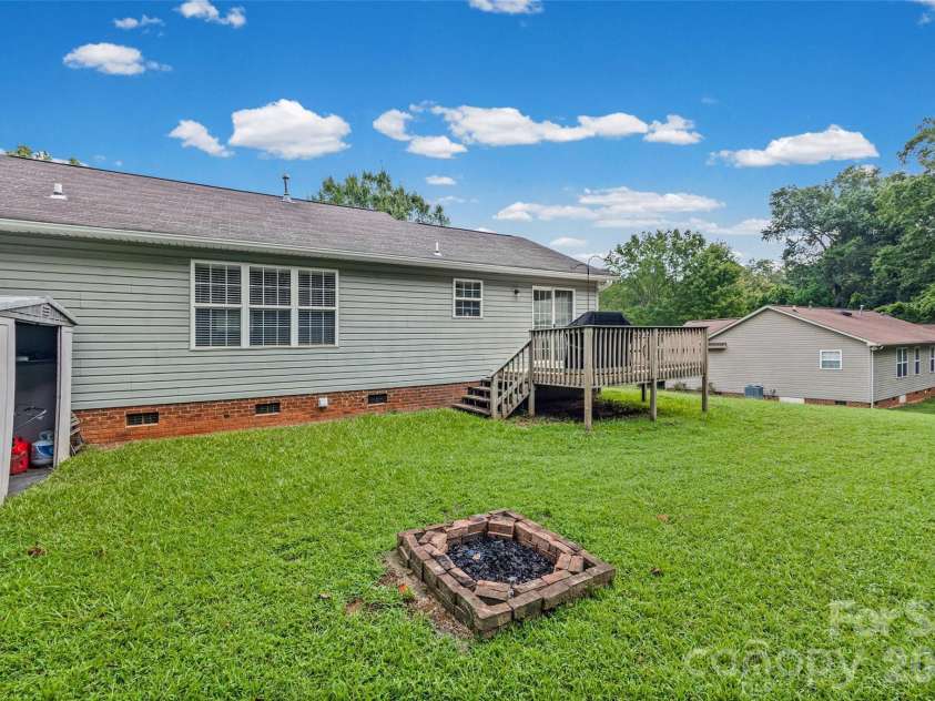 113 Wellspring Road, Fort Mill, SC 29715.  MLS# CAR4416149, YatesRealty ID 45382. 