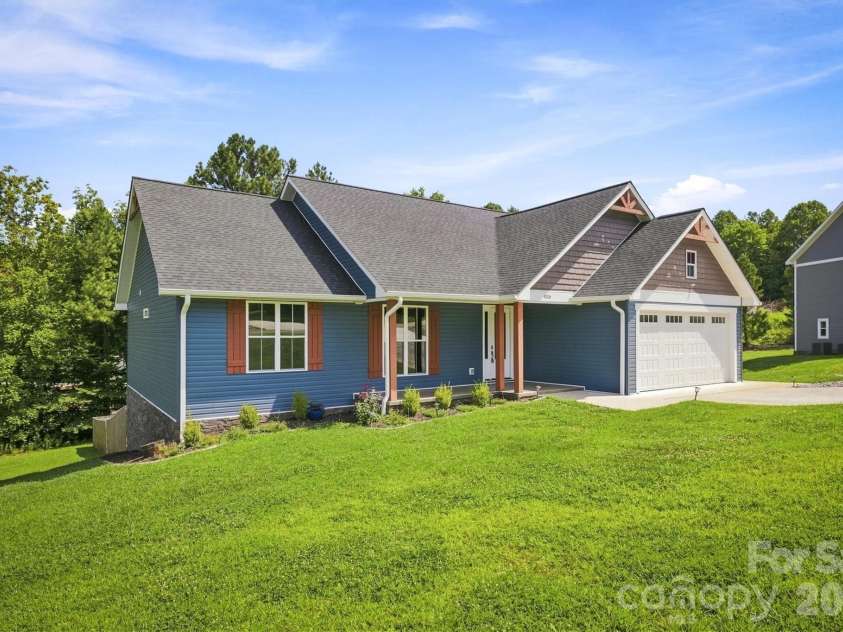 4326 Boulder Drive, Morganton, NC 28655.  MLS# CAR4415903, YatesRealty ID 45384. 