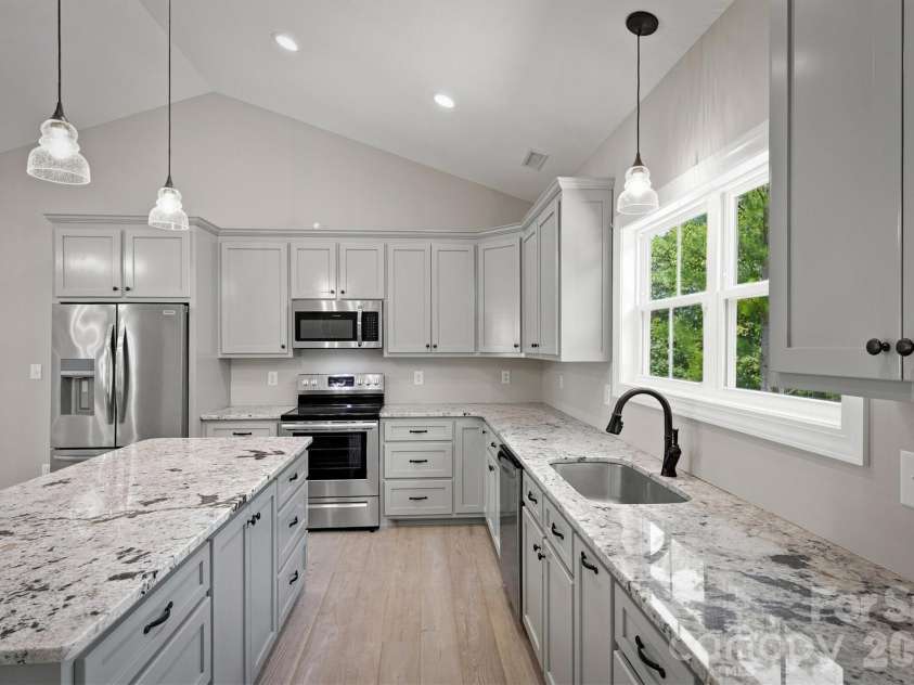 4326 Boulder Drive, Morganton, NC 28655.  MLS# CAR4415903, YatesRealty ID 45384. 