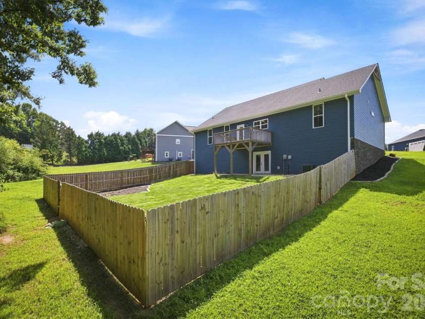 4326 Boulder Drive, Morganton, NC 28655.  MLS# CAR4415903, YatesRealty ID 45384. Fenced Yard