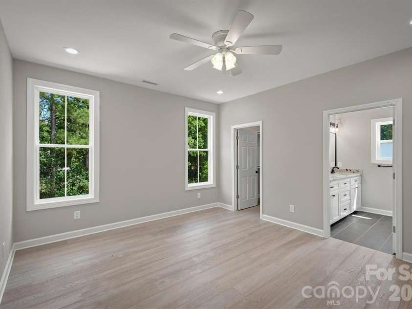 4326 Boulder Drive, Morganton, NC 28655.  MLS# CAR4415903, YatesRealty ID 45384. Primary Suite
