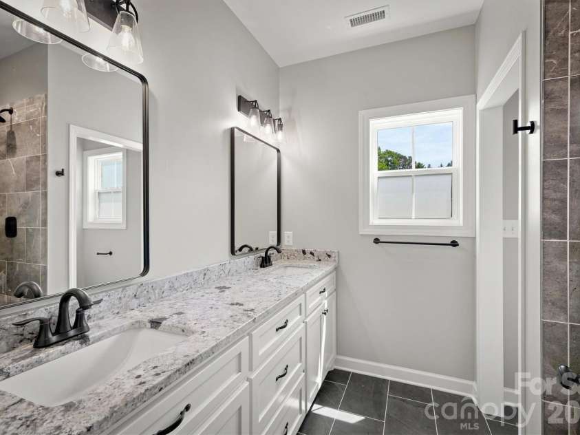 4326 Boulder Drive, Morganton, NC 28655.  MLS# CAR4415903, YatesRealty ID 45384. Primary Suite