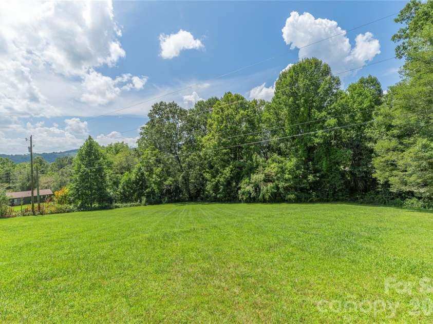 124 Sayles Town Place, Fairview, NC 28730.  MLS# CAR4415601, YatesRealty ID 45387. Extra Building Site possible