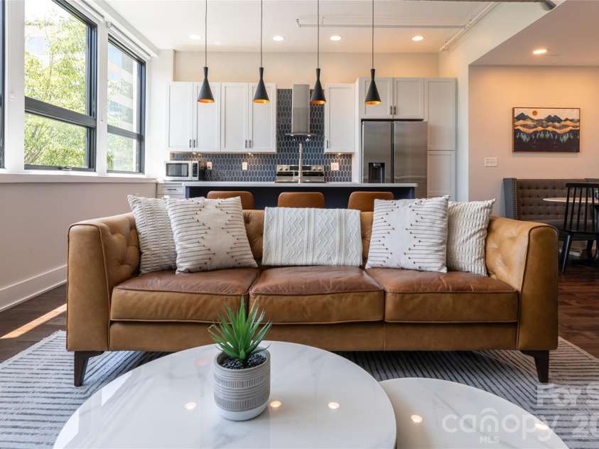 122 College Street, Asheville, NC 28801.  MLS# CAR4416400, YatesRealty ID 45389. Open floor plan