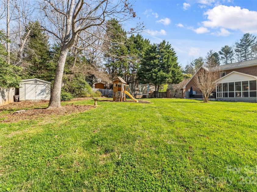 115 Brookstone Drive, Morganton, NC 28655.  MLS# CAR4238043, YatesRealty ID 4539. 