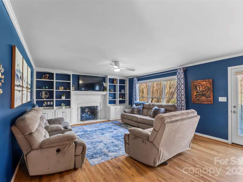 115 Brookstone Drive, Morganton, NC 28655.  MLS# CAR4238043, YatesRealty ID 4539. 