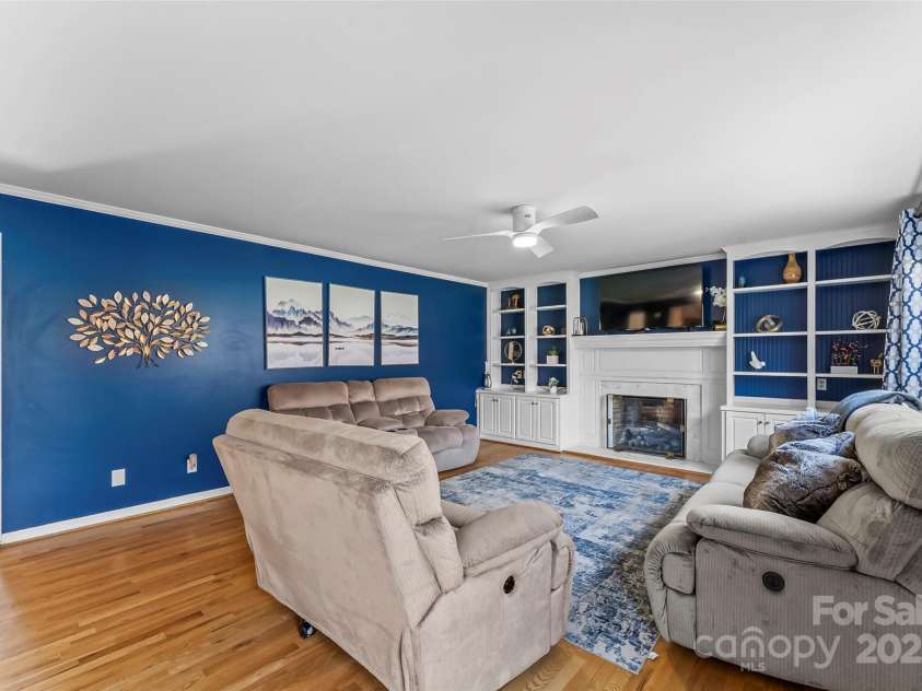 115 Brookstone Drive, Morganton, NC 28655.  MLS# CAR4238043, YatesRealty ID 4539. 