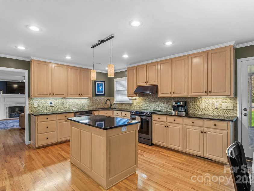 115 Brookstone Drive, Morganton, NC 28655.  MLS# CAR4238043, YatesRealty ID 4539. 