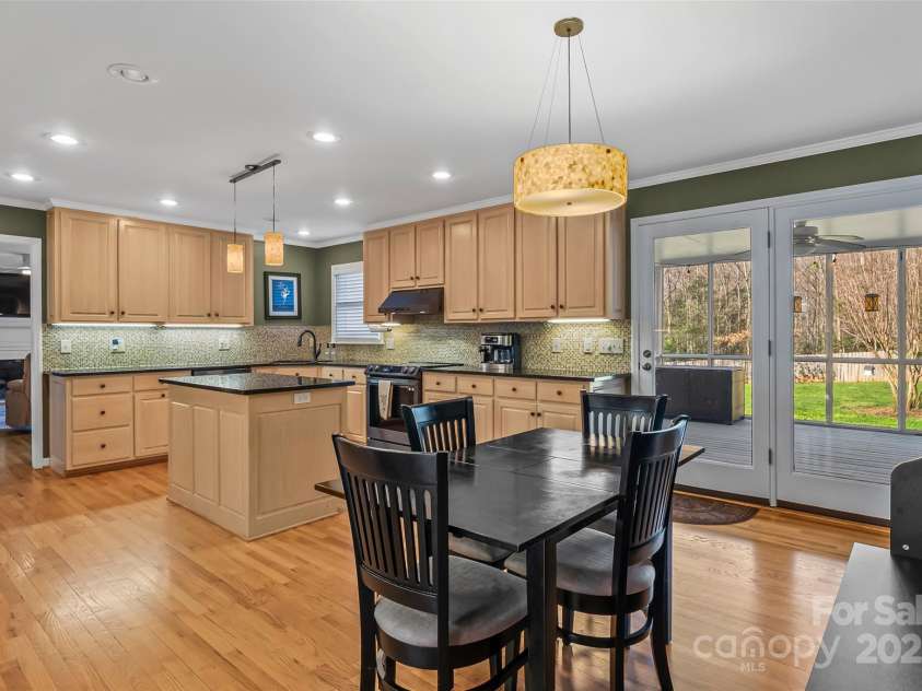 115 Brookstone Drive, Morganton, NC 28655.  MLS# CAR4238043, YatesRealty ID 4539. 