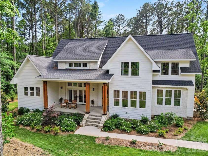 3401 Sherman Drive, Lancaster, SC 29720.  MLS# CAR4386510, YatesRealty ID 4539. Beautiful setting on manicured lot