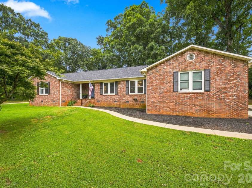 2304 Eden Terrace, Rock Hill, SC 29730.  MLS# CAR4416366, YatesRealty ID 45391. 