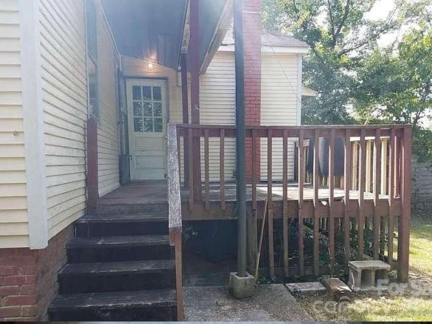 4721 Linden Street, Columbia, SC 29203.  MLS# CAR4415438, YatesRealty ID 45392. 