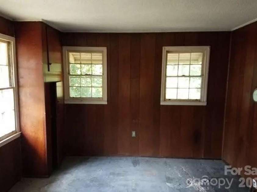 4721 Linden Street, Columbia, SC 29203.  MLS# CAR4415438, YatesRealty ID 45392. 