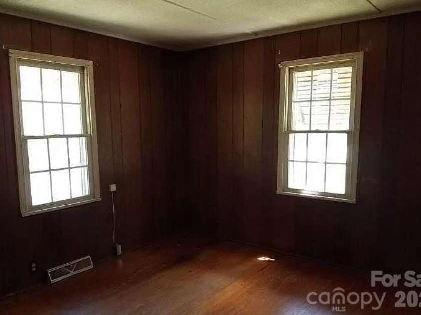 4721 Linden Street, Columbia, SC 29203.  MLS# CAR4415438, YatesRealty ID 45392. 
