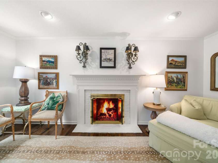167 Skyview Circle, Asheville, NC 28804.  MLS# CAR4413125, YatesRealty ID 45393. 