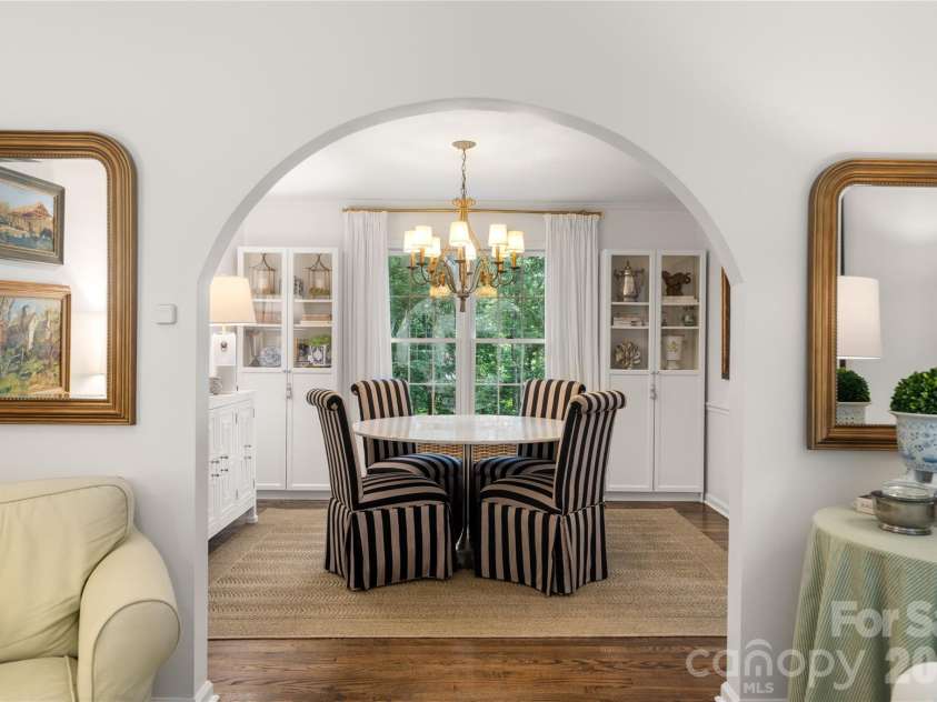 167 Skyview Circle, Asheville, NC 28804.  MLS# CAR4413125, YatesRealty ID 45393. 