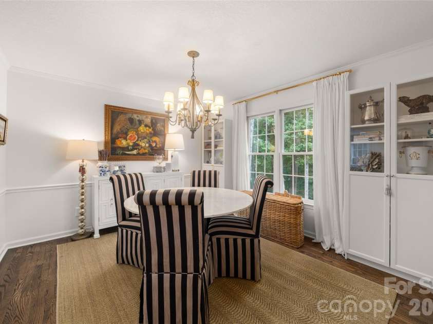 167 Skyview Circle, Asheville, NC 28804.  MLS# CAR4413125, YatesRealty ID 45393. 