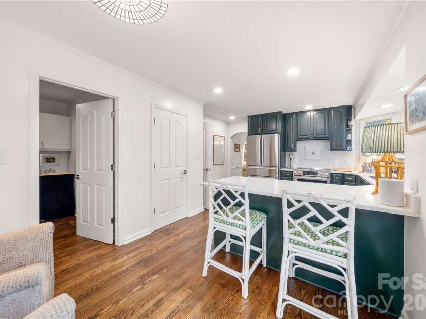 167 Skyview Circle, Asheville, NC 28804.  MLS# CAR4413125, YatesRealty ID 45393. 