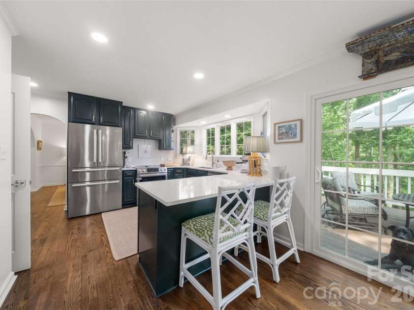 167 Skyview Circle, Asheville, NC 28804.  MLS# CAR4413125, YatesRealty ID 45393. 