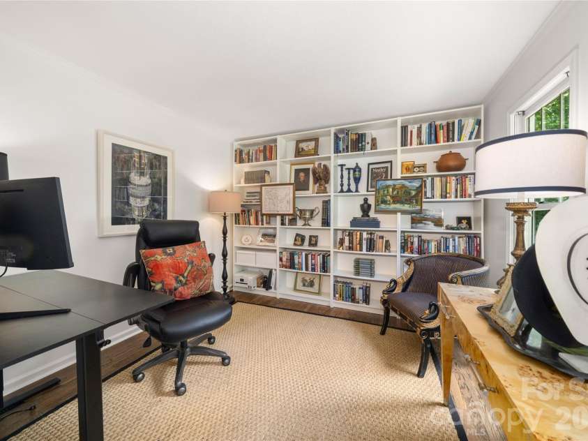 167 Skyview Circle, Asheville, NC 28804.  MLS# CAR4413125, YatesRealty ID 45393. 