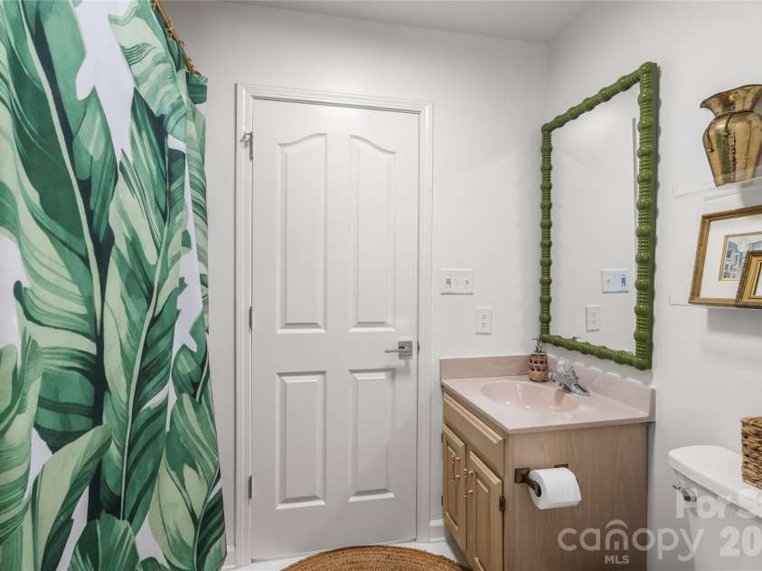 167 Skyview Circle, Asheville, NC 28804.  MLS# CAR4413125, YatesRealty ID 45393. 